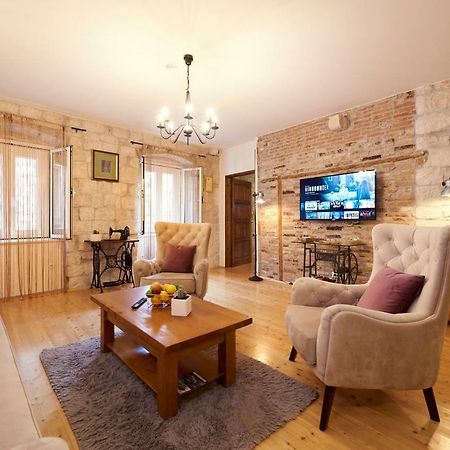 Apartment Capo Residence - Old Town - Parking Trogir Exteriör bild