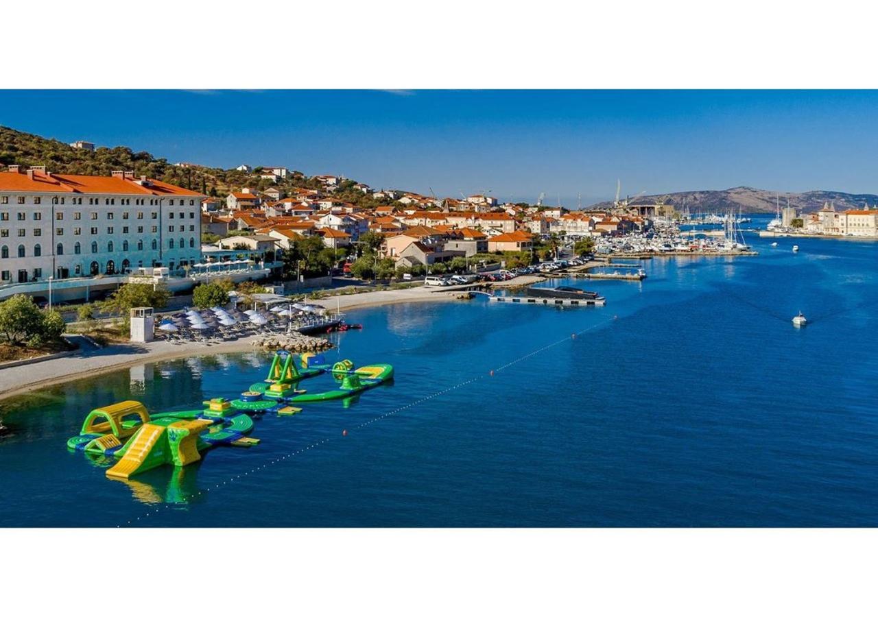 Apartment Capo Residence - Old Town - Parking Trogir Exteriör bild