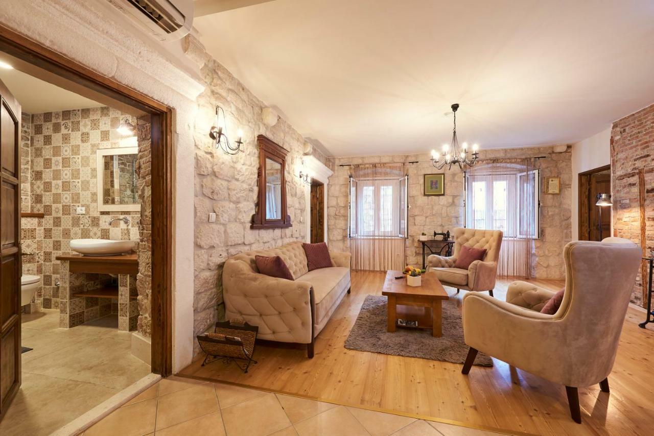 Apartment Capo Residence - Old Town - Parking Trogir Exteriör bild