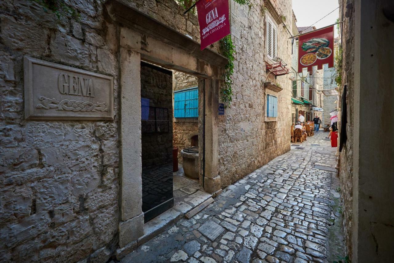 Apartment Capo Residence - Old Town - Parking Trogir Exteriör bild