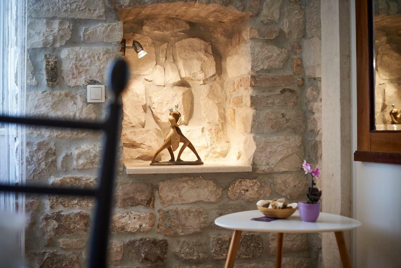 Apartment Capo Residence - Old Town - Parking Trogir Exteriör bild