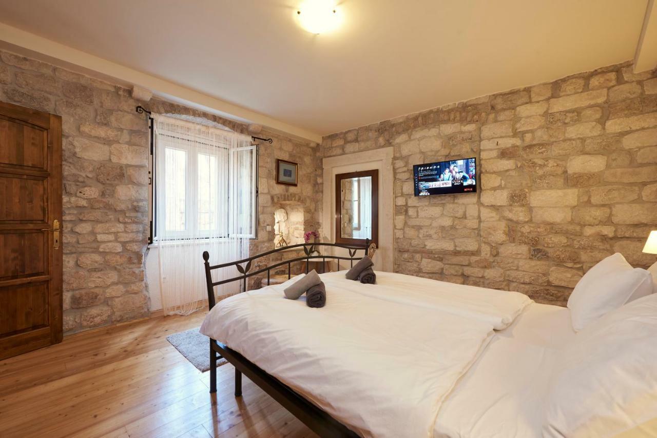 Apartment Capo Residence - Old Town - Parking Trogir Exteriör bild