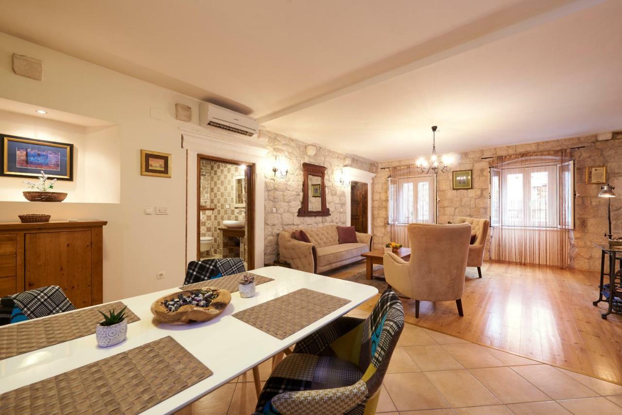 Apartment Capo Residence - Old Town - Parking Trogir Exteriör bild
