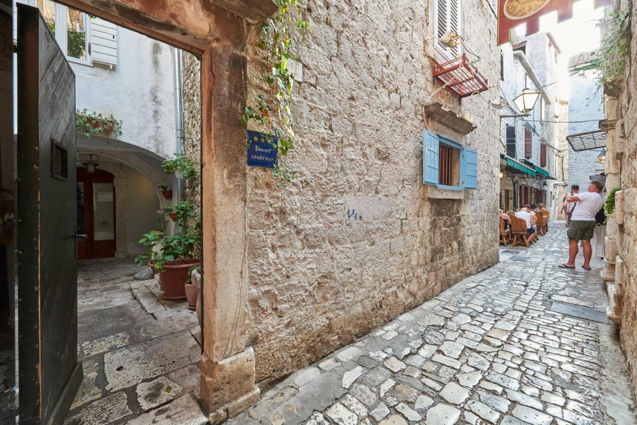 Apartment Capo Residence - Old Town - Parking Trogir Exteriör bild