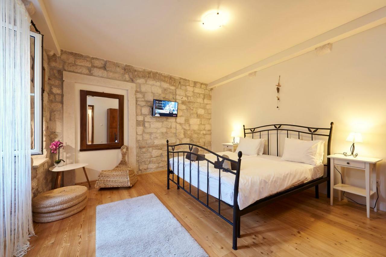 Apartment Capo Residence - Old Town - Parking Trogir Exteriör bild