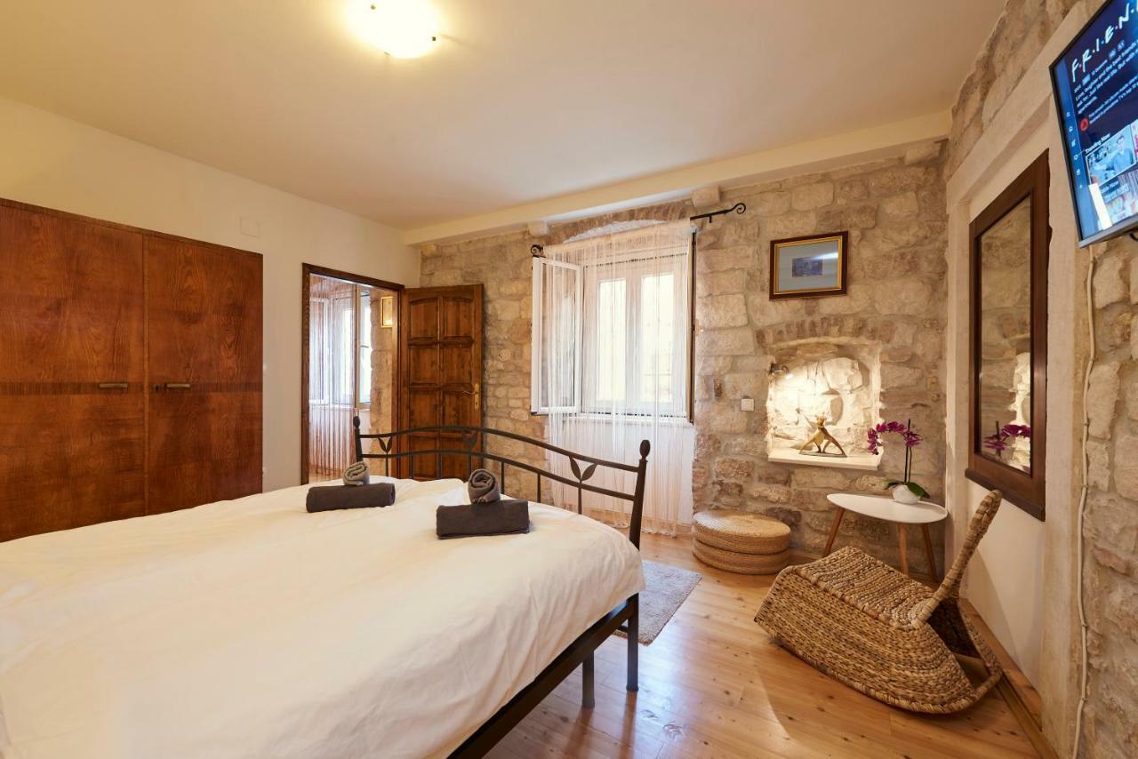 Apartment Capo Residence - Old Town - Parking Trogir Exteriör bild